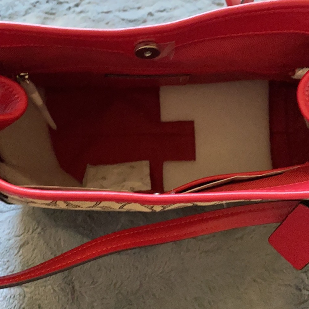 COACH Edie Shoulder Bag 28 in Signature Jacquard. - Picture 4 of 10